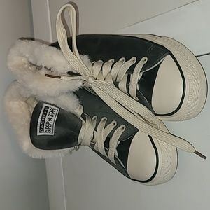 Dahiye Super Star Converse-type shoe, grey velvet w/ white fur lining  EU37/US65